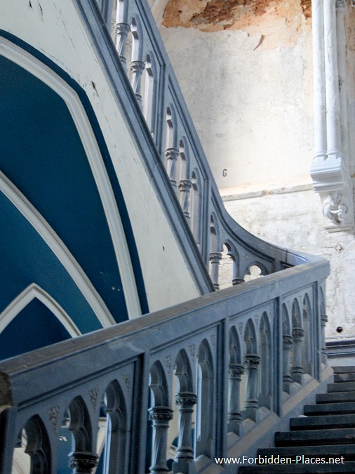El Castillo de Noisy - Miranda - (c) Forbidden Places - Sylvain Margaine - 17 - Stairway...