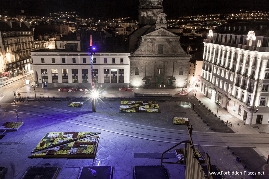 Rooftops Around The World - (c) Forbidden Places - Sylvain Margaine - 20 - Place Jaume.