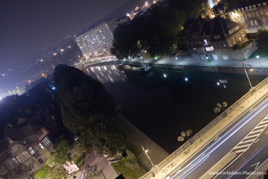 Rooftops Around The World - (c) Forbidden Places - Sylvain Margaine - 26 - Namur