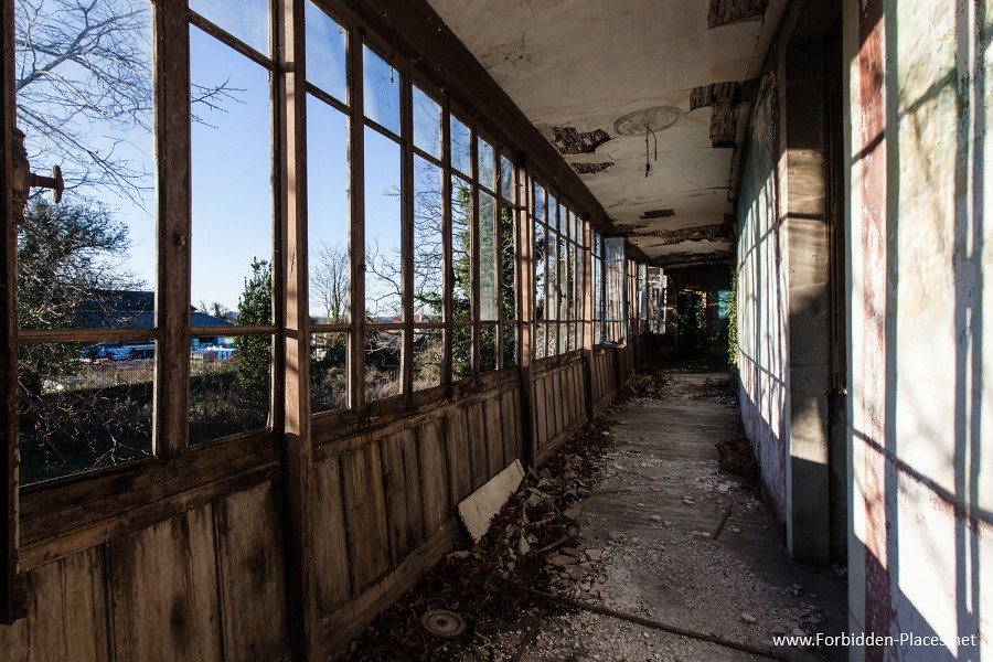 Abandoned Castles from South West of France - (c) Forbidden Places - Sylvain Margaine - 11- Patio.