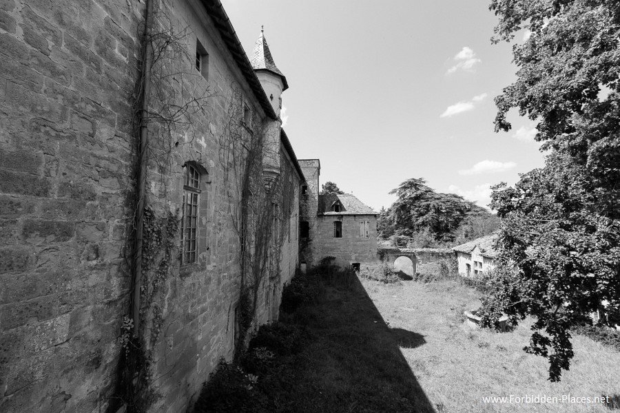 Abandoned Castles from South West of France - (c) Forbidden Places - Sylvain Margaine - 14 - Medieval.