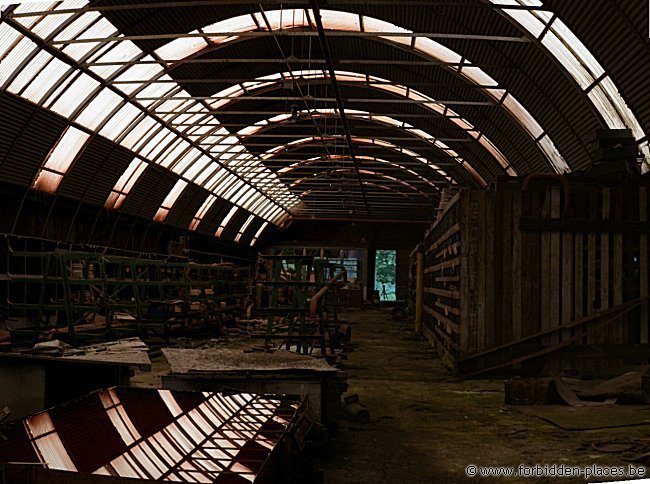 SAFEA La Louvière - (c) Forbidden Places - Sylvain Margaine - In the hangar